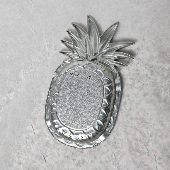 Pineapple Shape Silver Metal Aloha Ashtray w/ State of Hawaii Engraving - Picture 5 of 15